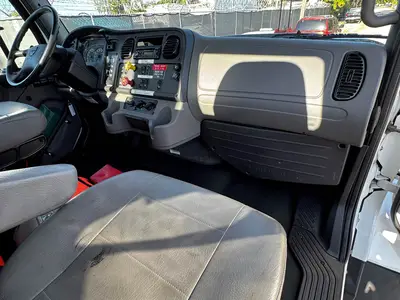 Used 2015 FREIGHTLINER 108SD Service & Utility Trucks Florida US | Truck and Van Outlet #1509214