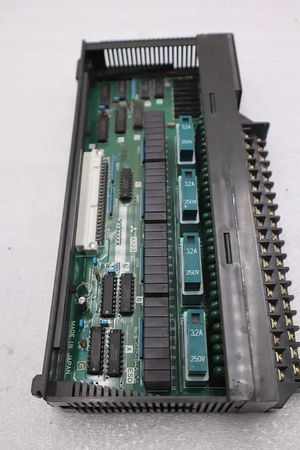 Mitsubishi MELSEC AY23/ BD625A946G54 Output Module STOCK 5296