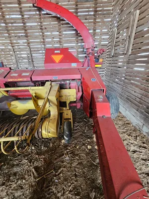 NEW HOLLAND FP230 chopper | Iron Listing (4)