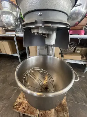 Used HOBART HL200 Planetary Mixers Florida US | BAM Discount Restaurant Equipment #1291756