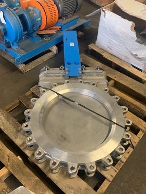 24" Orbinox Stainless Steel Knife Gate Valve, Hand Wheel Operated