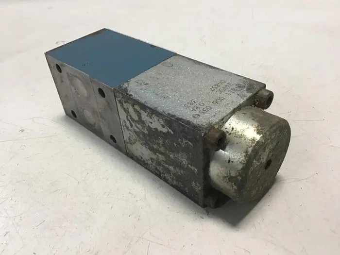 Used BOSCH 0 811 402 019 Valves/Fittings Michigan US | Ideal Machinery #715707