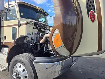 USED 2017 PETERBILT 348