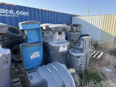 Used _UNKNOWN_ _UNKNOWN_ Hand Washing and Sanitizing Texas US | Miedema Asset Management Group #1315794