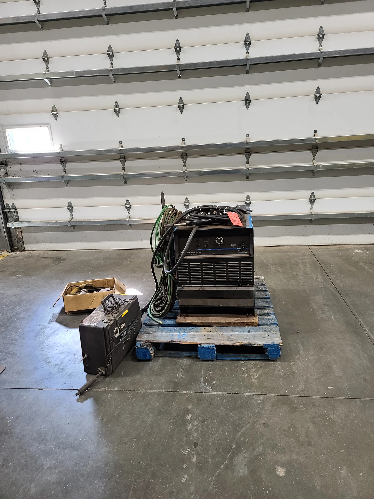 Miller Deltaweld 302 Welder