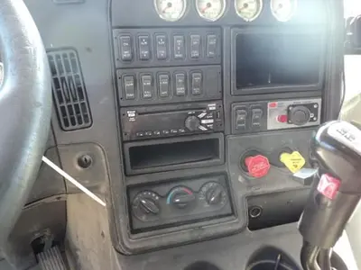 Used 2013 INTERNATIONAL PROSTAR Conventional trucks Manitoba CA | Conquest Truck & Auto Sales #1421380