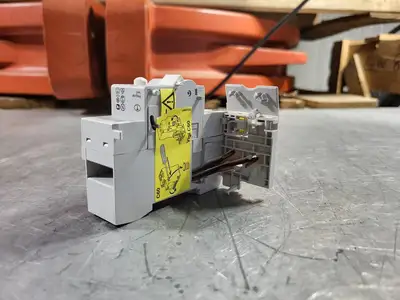 NEW SCHNEIDER ELECTRIC VIGI C60