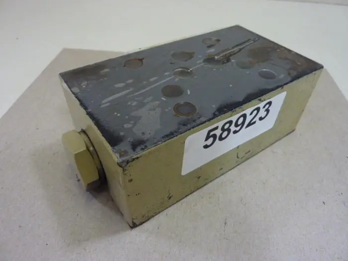 Used VICKERS DGMDC5YPK30 Valves/Fittings Michigan US | Ideal Machinery #584147