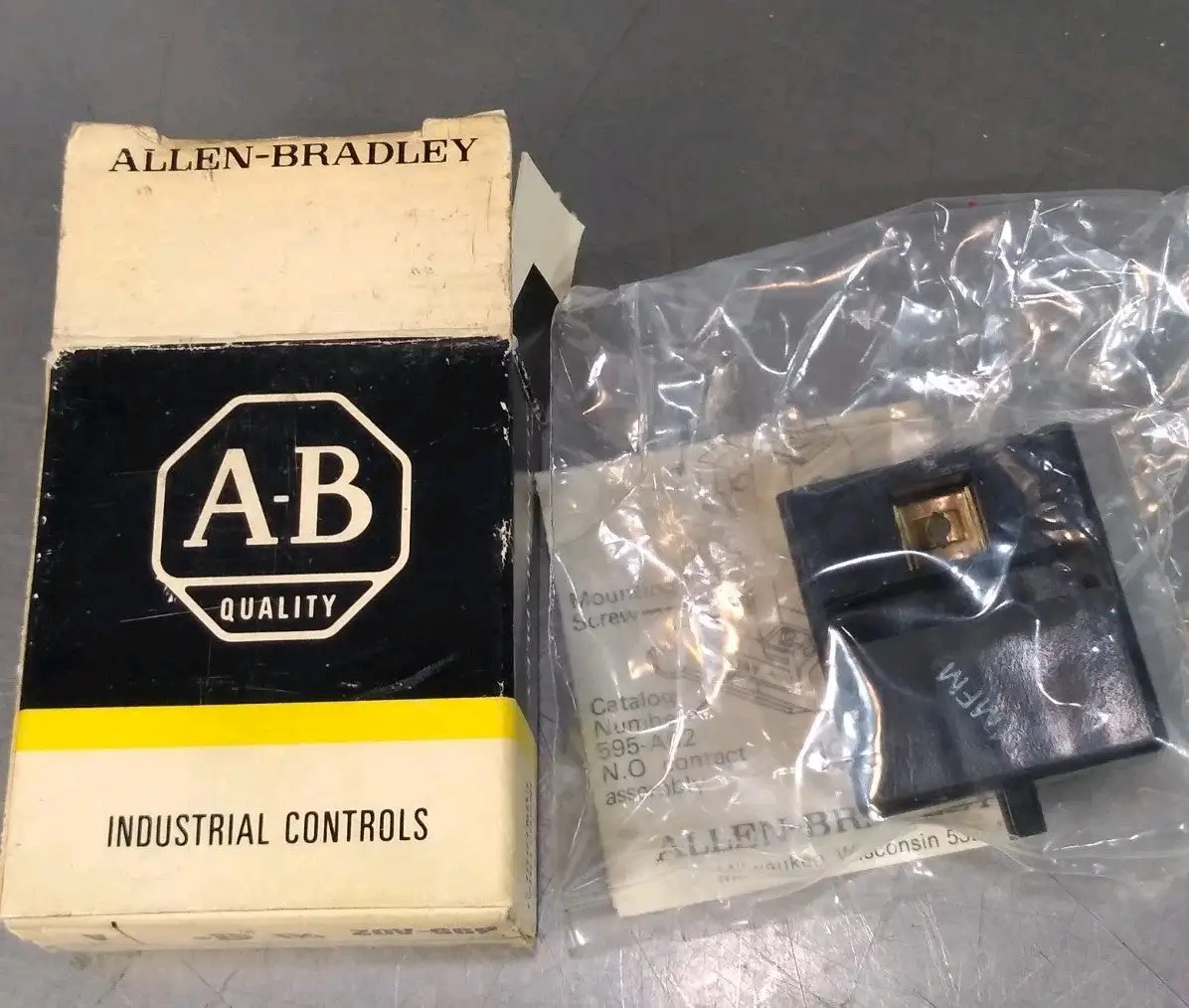 Allen Bradley 595-A02 Auxiliary Contact Loc4E37