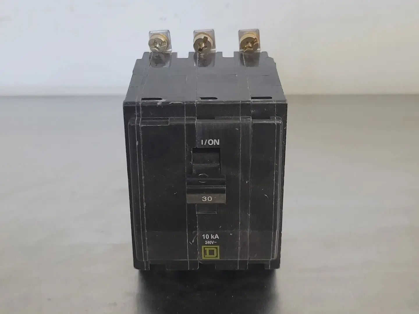 USED SQUARE D QOB330