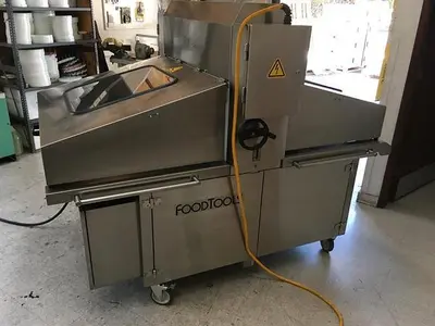 Food Tools Model ACC-10USRW Ultrasonic Cake Cutter