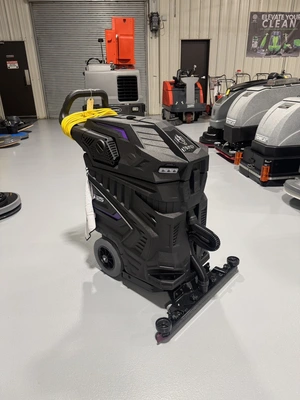 Onyx R25 Wet/Dry Vacuum w/Squeegee NEW