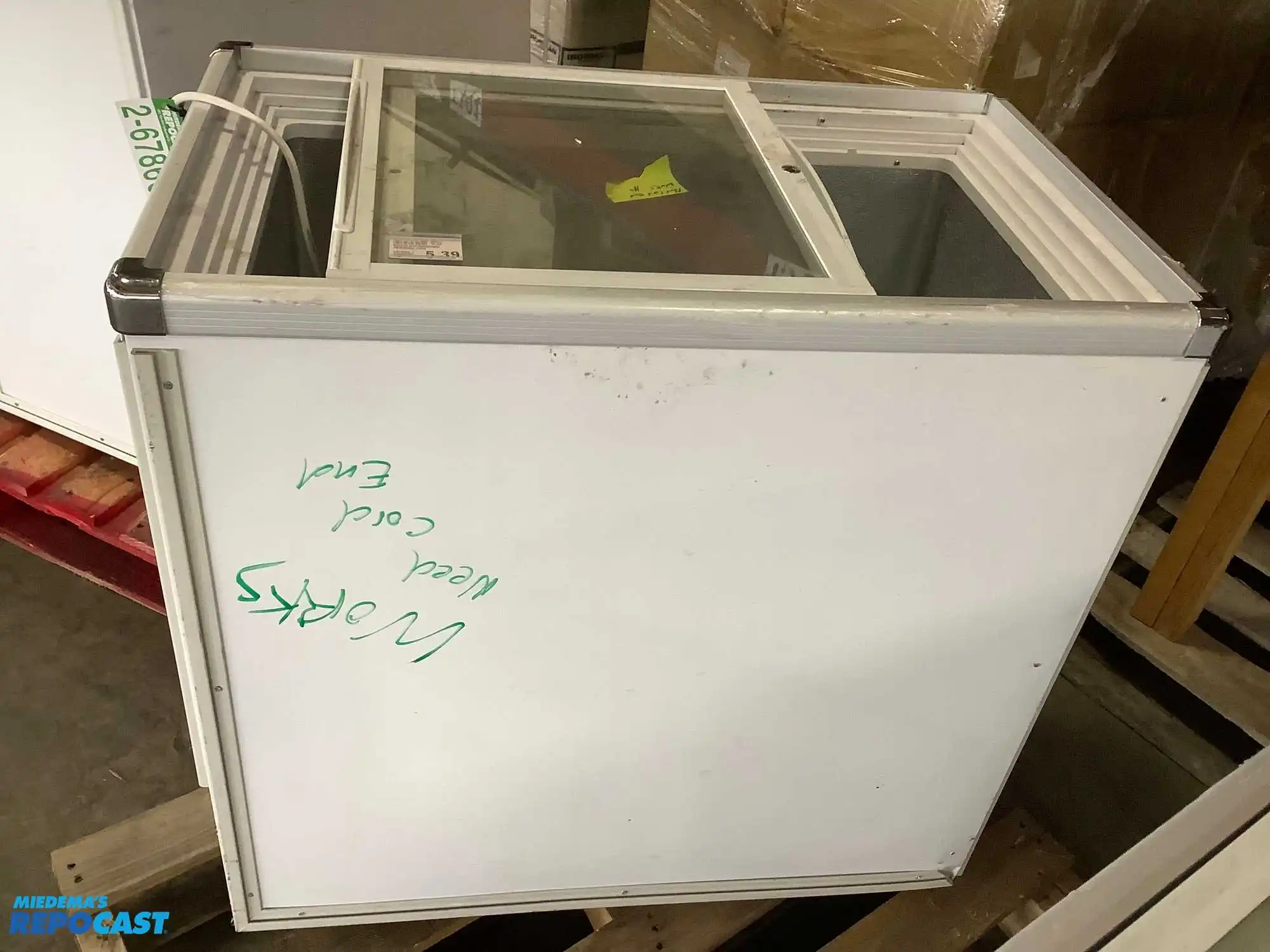 MMI Refrigeration CLR-CSTM-1001 5.5 cu. Ft chest coolers, 30”x32”x19-3/4”