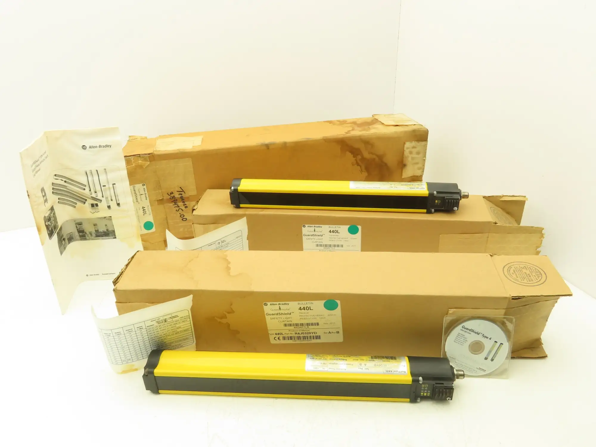 440L-P4J0320YD GuardMaster Guardshield Safety Light Curtain Transmitter/Receiver