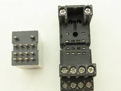 Omron MY4IN | PYF 14-ESN-B Relay | Base 24VDC Coil Lot of 15