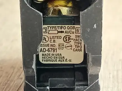 Used SQUARE D QOB115 Switchgears British Columbia CA | Lenmark #1438657