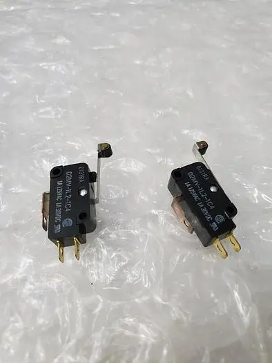 OMRON SENSOR D2MV-1L2-1C4 SWITCH QTY 2