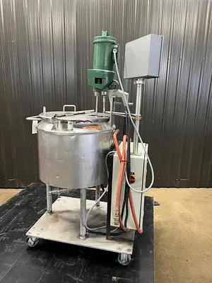 Used LEE INDUSTRIES 30 U Stainless Steel Tanks Quebec CA | Carter-Wilson Equipment Services #450991