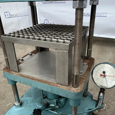 Apex Hydraulic Press 10 Ton 300mm Square