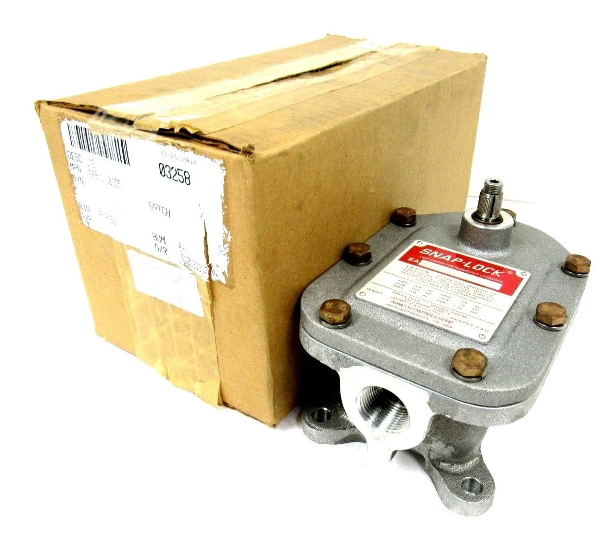 NEW NAMCO EA800-10155 SNAP LOCK LIMIT SWITCH EA80010155