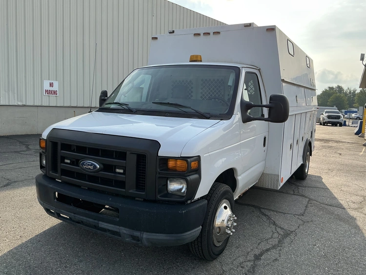 Used 2009 FORD CUTAWAY Cab Chassis trucks Michigan US | Miedema Asset Management Group #1341091