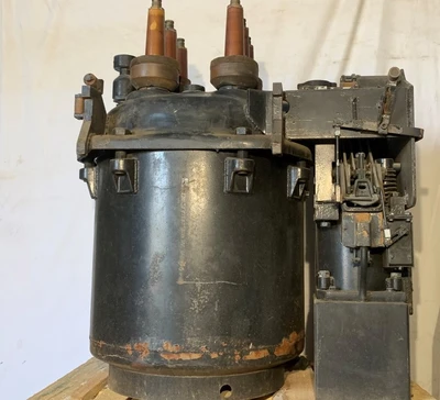 Westinghouse B-28-B Oil Circuit Breaker, 1200A, 15KV, 125V Trip