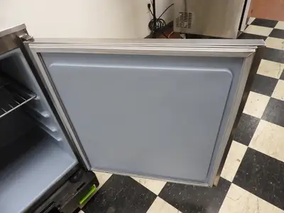Used Delfield Used DELFIELD 406-CA Under Counter Commercial Refrigerator 120V Undercounter Refrigerators Illinois US | Falcon Restaurant Supply #1376459
