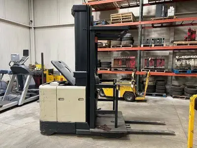 Used 2002 CROWN SP3020-30 Electric Lifters Illinois US | Somerset Equipment Sales #1543050