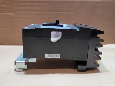 USED SQUARE D QDA32090