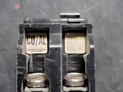 Used SQUARE D QO215 Switchgears British Columbia CA | Lenmark #294532