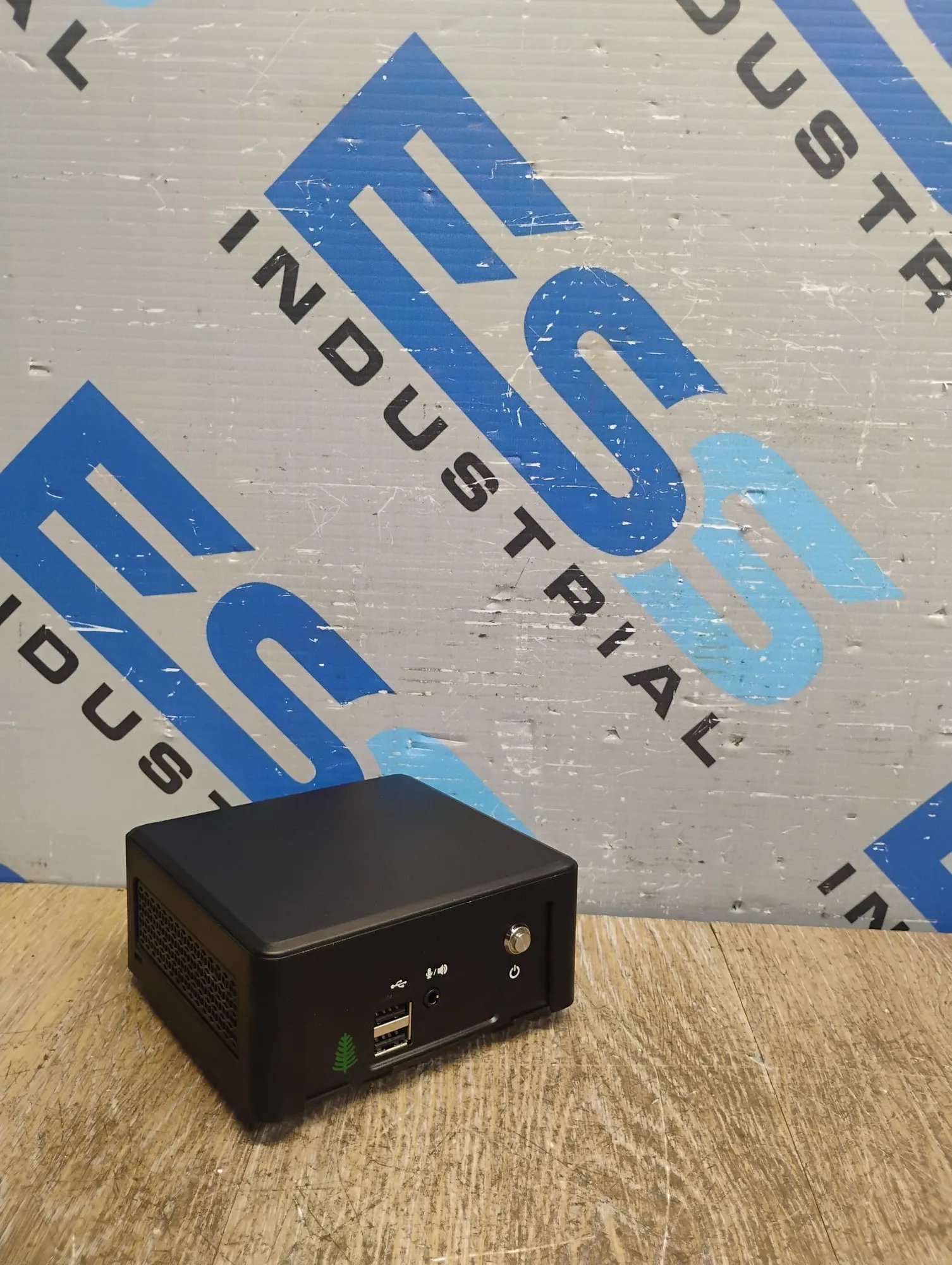 USED SIMPLY NUC LLM1R3RK