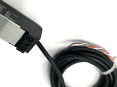 USED KEYENCE CZ-V21A