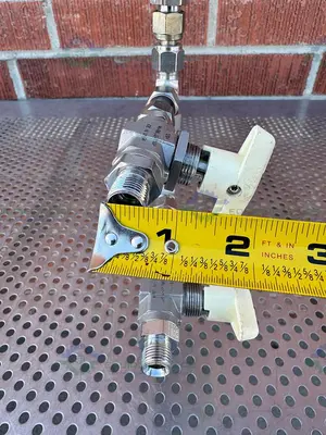 USED VACUUBRAND DVR 2 VACUUM GAGE AND CONTROLLER W/ PARKER VALVES