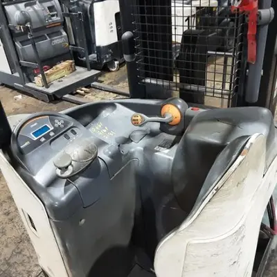 USED 2018 CROWN RR5725-45