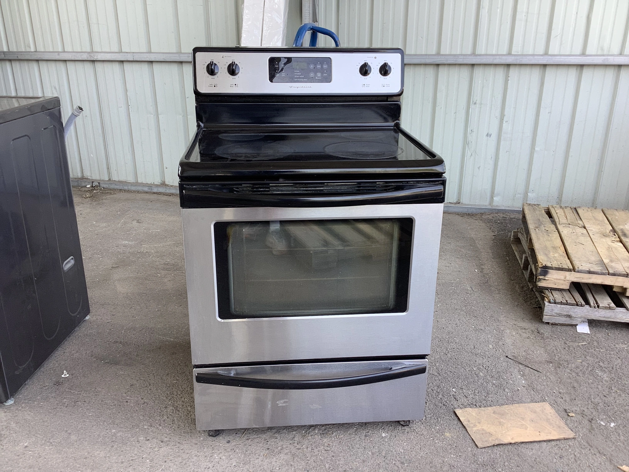 Used FRIGIDAIRE FEF366ECN Residential Appliances Michigan US | Miedema Asset Management Group #1308035