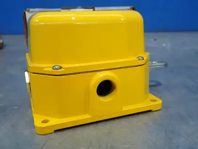Used REES 04944700 Relays & Switches Ohio US | HGR 24 #912872