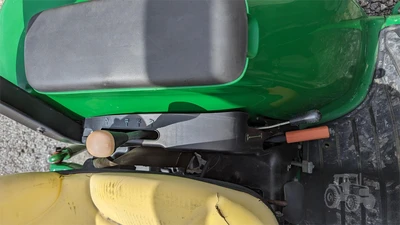 USED 2015 JOHN DEERE 3033R