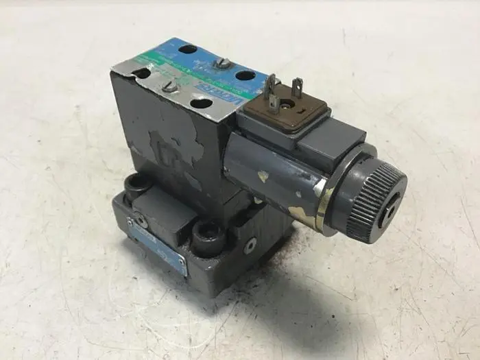 Used VICKERS DG4V3S22AMUHL760EN490 Valves/Fittings Michigan US | Ideal Machinery #593895