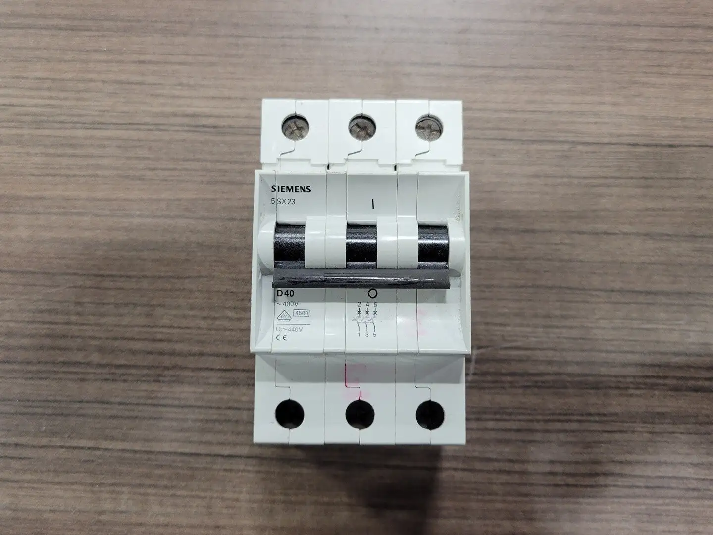 USED SIEMENS 5SX23 D40