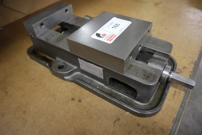 Used KURT WORKHOLDING SOLUTIONS D-60 Vises Minnesota US | Machinesused.com #1390047