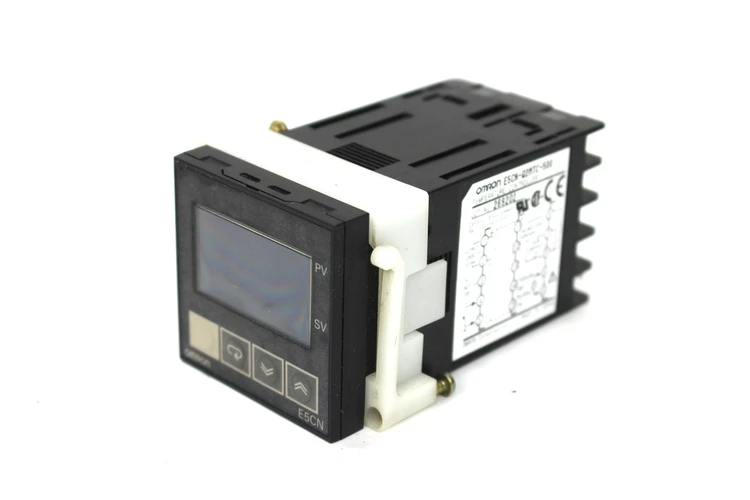 Used OMRON E5CN-Q2MTC-500 Temperature Controls | Industrial Parts R Us Inc. #360717