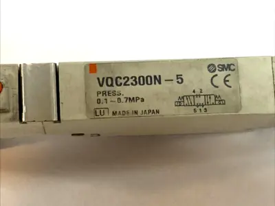USED SMC 5-PORT SOLENOID VALVE 24VDC 3-POSITION CLOSED CENTER