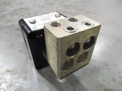 USED Neutral CT or Neutral Current Transformer Square D ME8CT2 Micrologic Series 3