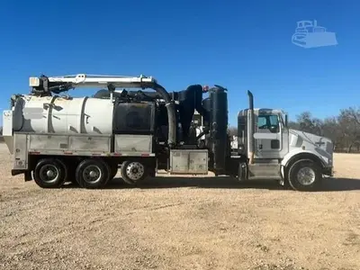 2014 KENWORTH T800 Industrial Vacuum Trucks | Crossford Machinery Group (11)