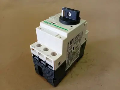 NEW SCHNEIDER ELECTRIC GV2P21