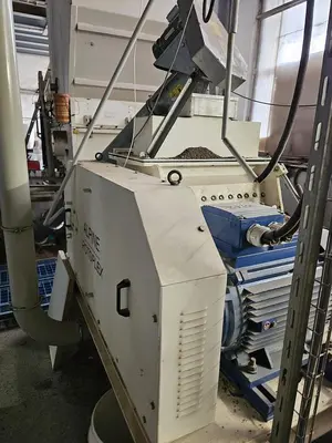 USED HOSOKAWA TWO-STAGE PLASTIC SHREDDING AND GRANULATION SYSTEM