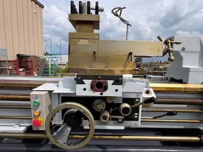 Stanko LA 660X3000 Manual lathe