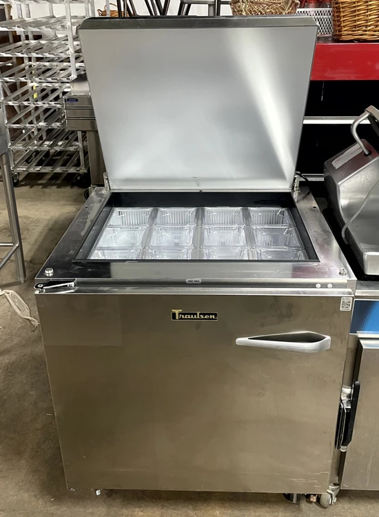 Used _UNKNOWN_ UST3212L0-0300 Refrigerators | Grocery Equipment Sales #1066108