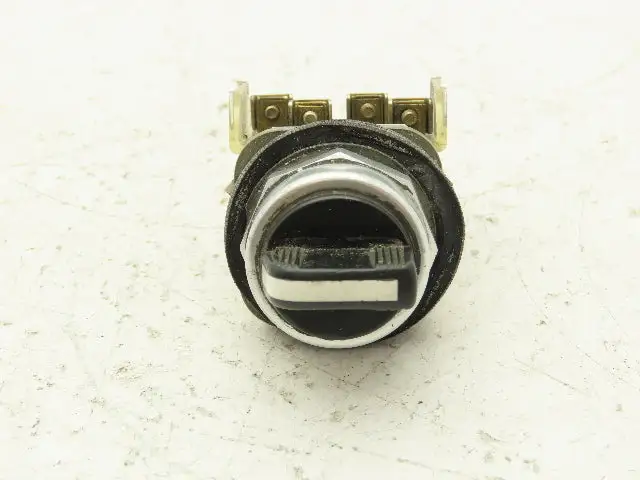 Allen Bradley 800T-J4 3 Position Spring Return From Left Selector Control Switch