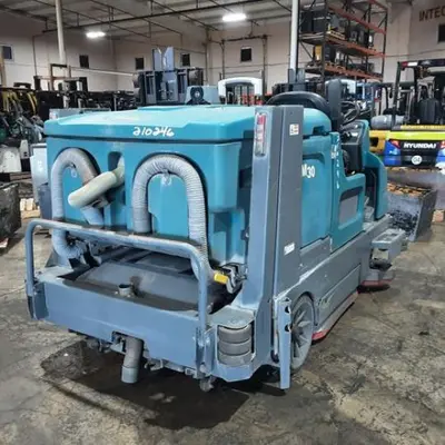 USED 2015 TENNANT M30